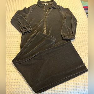 Ribbed long sleeve and pant set.